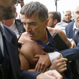 Empleados de Air France agreden al jefe de recursos humanos por los despidos