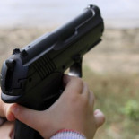 Un niño de 11 años mata de un tiro a una niña de 8 en EEUU por un cachorro