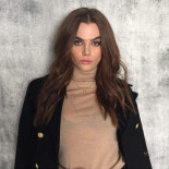 Una modelo, a la agencia que le pedía perder más peso: "No me puedo cortar los huesos"