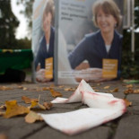 La candidata acuchillada por defender a los refugiados gana las elecciones municipales de Colonia