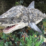 Recogen plástico que contamina los océanos y construyen estas espectaculares esculturas. Washed Ashore