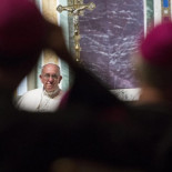 Los españoles ya no van a misa. Ni se bautizan ni son creyentes