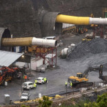 15 jornadas, 24 horas al día en minicasetas de obra... la última moda en explotación