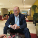 El decreto de autoconsumo es como si te obligan a tener una licencia de taxi para llevar a los niños al colegio