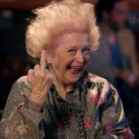 Anciana destruye metódicamente un millón de euros para fastidiar a sus herederos