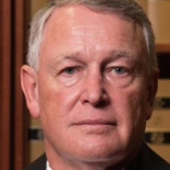 Un juez canadiense, a la víctima de una violación: "¿No podías haber mantenido las rodillas juntas?"