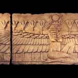 Idiotas se empeñan en destrozar una librería llamada "Isis" [eng]