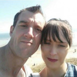 Una joven consigue escapar de su tumba tras ser estrangulada por su pareja y enterrada viva