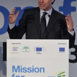 El dato de pobreza energética que Soria desconoce y otras tres falsedades del ministro sobre la luz