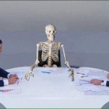 Los 'memes' se burlan de un aburrido y oxidado debate entre Mariano Rajoy y Pedro Sánchez