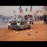 El vehículo acorazado Kantanka diseñado por el sacerdote Kwadwo Safo en Ghana [GH]