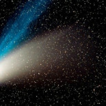 Prepárate para el espectáculo de fin de año: Un cometa con dos colas (ENG)