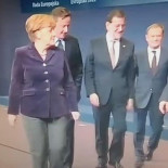 Mariano Rajoy explicando la situacion política a Merkel