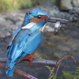 Un artista transforma chatarra en esculturas de animales [EN]