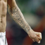 Cuando el tatuaje no dice lo que su dueño cree que dice