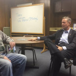 Convoca un mitin, acude una persona y no lo cancela