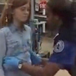 Un padre furioso graba con su móvil cómo su hija de 10 años es cacheada "de forma excesiva" por la TSA por un zumo [EN]