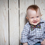 Encuentran a un niño salvaje criado por una manada de blogueras de moda