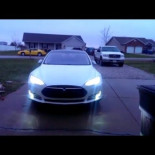 Por fin el Model S de Tesla puede conducirse a sí mismo