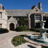 A la venta la mansión Playboy por 200 millones de dólares, viene con Hefner como compañero de piso [ENG]