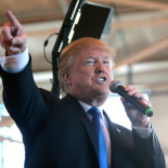 Donald Trump: "Si soy presidente obligaré a Apple a fabricar sus malditos ordenadores y cosas en Estados Unidos"