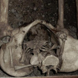 El extraño fenómeno de los partos en ataúdes