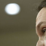 Pablo Iglesias responde a Felipe González: "Me avergüenza como español"