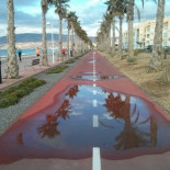 Un conductor siembra el pánico en el carril bici de Almería