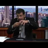 Neil deGrasse Tyson explica las ondas gravitacionales de Einstein (subt.)