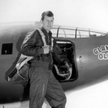 Chuck Yeager, el hombre que rompió la barrera del sonido (y derribó dos aviones sin un solo disparo)