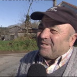 [GAL] Sale desorientado de una casa de citas y queda atrapado en un lavadero