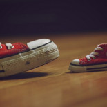 Los que se quitan los zapatos al entrar a casa tienen razón: he aquí la explicación científica