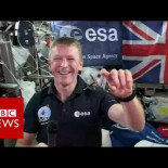 Tim Peake mostrando cómo se comporta un giroscopio en gravedad cero [EN]