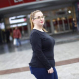 Rocío, trabajadora a tiempo parcial en un hipermercado: "Es humillante, me siento pisoteada"