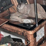 Naufragó con su velero y fue hallado tiempo después momificado junto a la radio