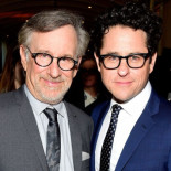 Steven Spielberg, J.J. Abrams y más directores apoyan el estreno simultáneo en casa por 50 dólares