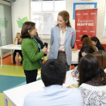 La infanta Elena presenta un juego para promover la cultura del ahorro