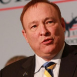 Consigue frenar una ley homófoba a base de estornudos