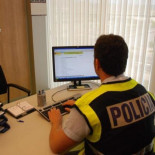 Detenido un pedófilo que olvidó un USB con 343 archivos en una biblioteca