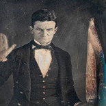 El himno que todos los estadounidenses cantan y que nació para homenajear a un terrorista