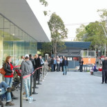 Colas en Australia para ser los primeros en hacer el pedido de un Tesla Model 3