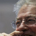 Félix de Azúa dice que no es clasista: "¿Qué entenderá por misoginia Ada Colau, que apenas tiene estudios?"