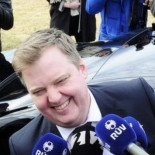 Dimite el primer ministro de Islandia [Eng]