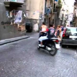 Un día cualquiera circulando por el Barrio Español de Nápoles