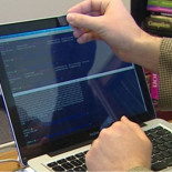 Sí, el Director del FBI también tapa su webcam con cinta adhesiva