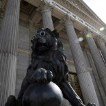 El Congreso declara su amor por Cervantes poniéndose las gafas de Quevedo