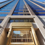 Amiguismo, maltrato y acoso laboral: algo pasa en el consulado español en Nueva York