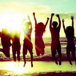 Muchos de los que usted considera “sus amigos” no creen que usted sea amigo de ellos, según un estudio