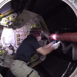 Astronauta entra por primera vez al módulo BEAM
