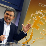 Podemos, C's y sindicatos se unen al PSOE contra el "hachazo" a las pensiones